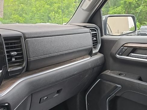 Used 2024 Chevrolet Silverado 1500 LT w/ Leather Package AWD/4WD image 25