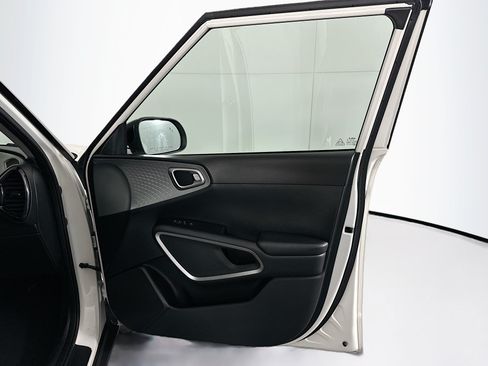 Used 2023 Kia Soul S FWD image 31
