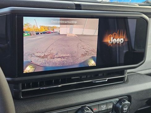 New 2025 Jeep Gladiator Sport image 24