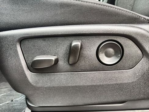 New 2026 GMC Sierra 1500 SLE image 14