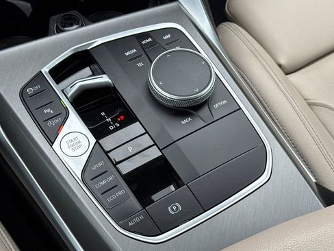 Used 2025 BMW 230i Coupe w/ M Sport Package image 19