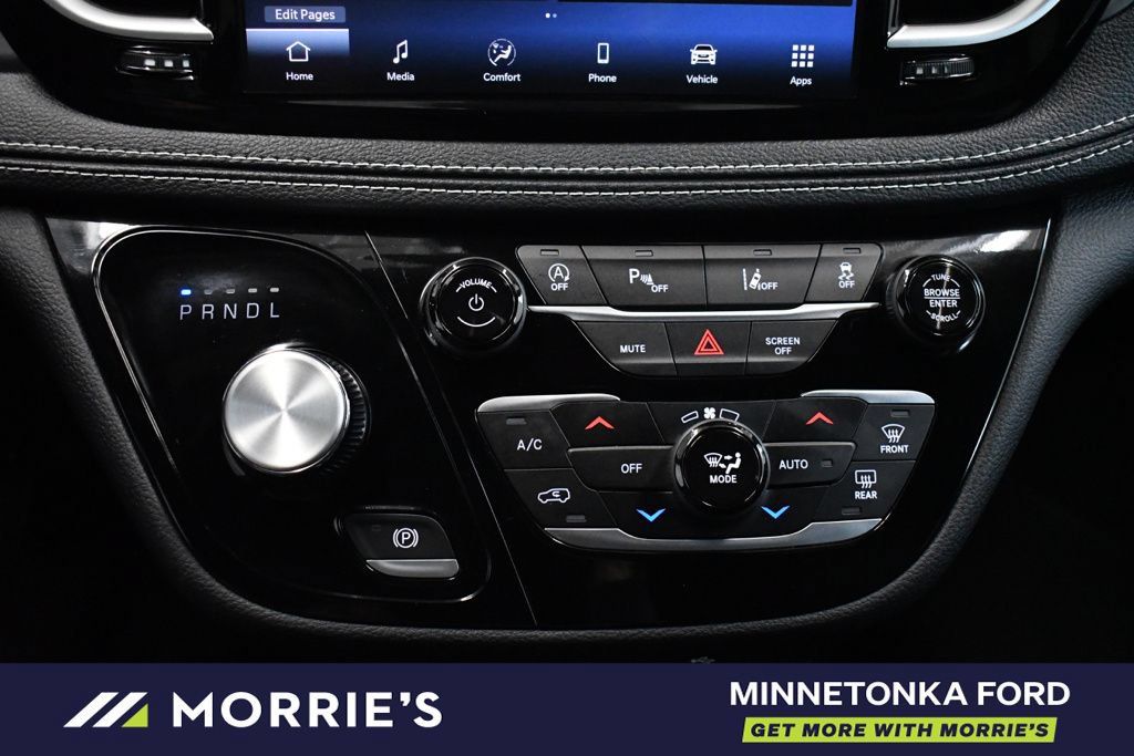 Used 2026 Chrysler Pacifica Select w/ S Appearance Package FWD image 37