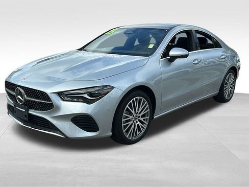 Used 2025 Mercedes-Benz CLA 250 image 3