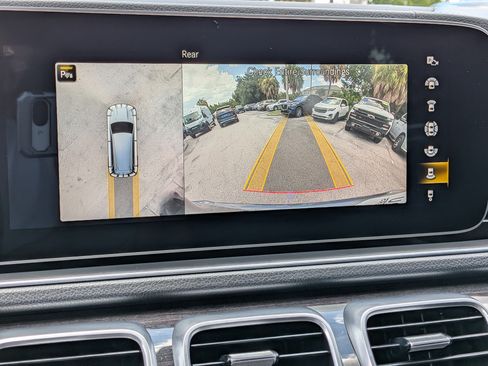 Used 2022 Mercedes-Benz GLS 450 4MATIC image 34