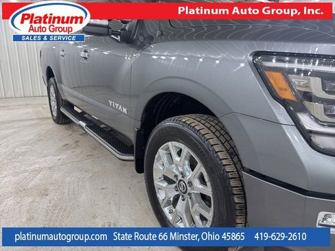 Used 2021 Nissan Titan SL w/ Moonroof Package image 49