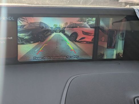 New 2025 Lincoln Nautilus Premier image 17