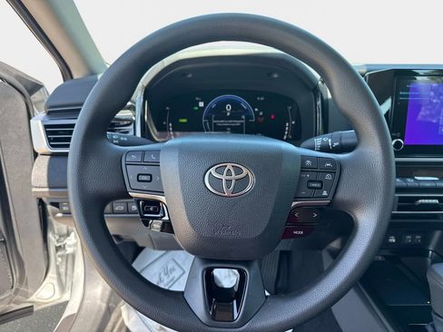 Used 2026 Toyota Camry LE w/ Convenience Package image 25