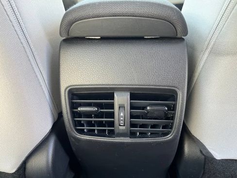 Used 2025 Toyota Corolla Cross L FWD image 18