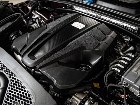 Certified 2023 Porsche Macan GTS AWD/4WD image 48