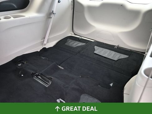 Used 2023 Chrysler Voyager LX FWD image 20
