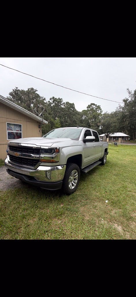 Used 2018 Chevrolet Silverado 1500 LT w/ All Star Edition AWD/4WD image 2