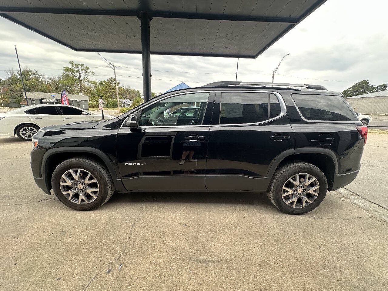 Used 2020 GMC Acadia SLT AWD/4WD image 5