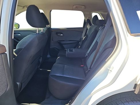Used 2021 Nissan Rogue SV FWD image 14