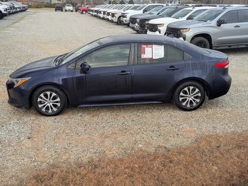 Used 2022 Toyota Corolla LE image 6