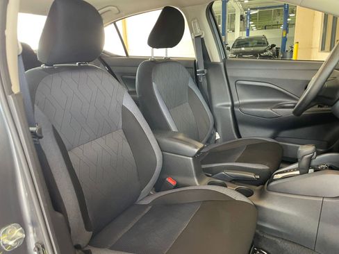 Used 2025 Nissan Versa SV image 31