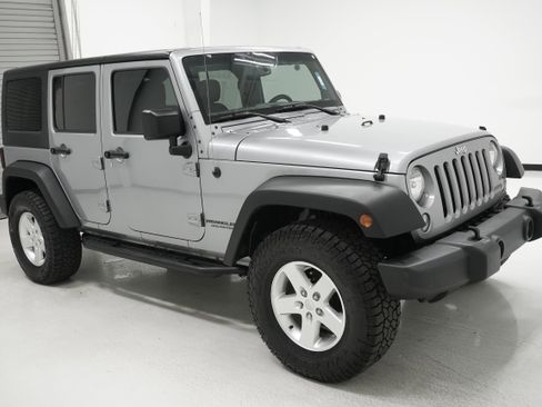 Used 2015 Jeep Wrangler Unlimited Sport w/ Quick Order Package 24S image 3