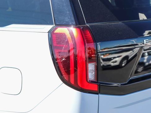 Certified 2025 Ford Expedition Active AWD/4WD image 7
