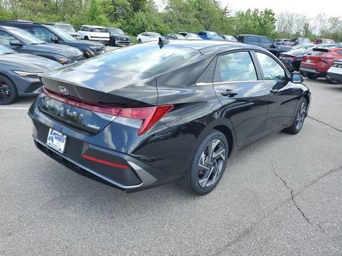 New 2026 Hyundai Elantra Limited FWD image 4