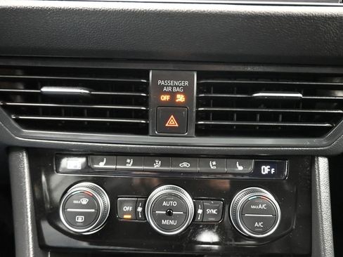 Used 2021 Volkswagen Jetta GLI Autobahn image 19