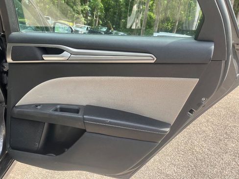 Used 2017 Ford Fusion S FWD image 27