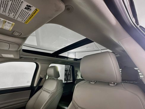 Used 2025 Ford Expedition Active AWD/4WD image 27