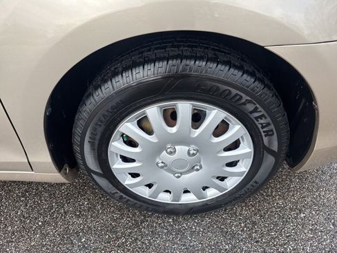 Used 2009 Toyota Camry LE image 11