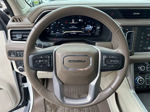 Used 2023 GMC Yukon XL Denali AWD/4WD image 20