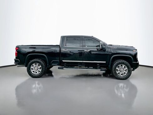 Used 2024 Chevrolet Silverado 2500 High Country w/ High Country Premium Package AWD/4WD image 8