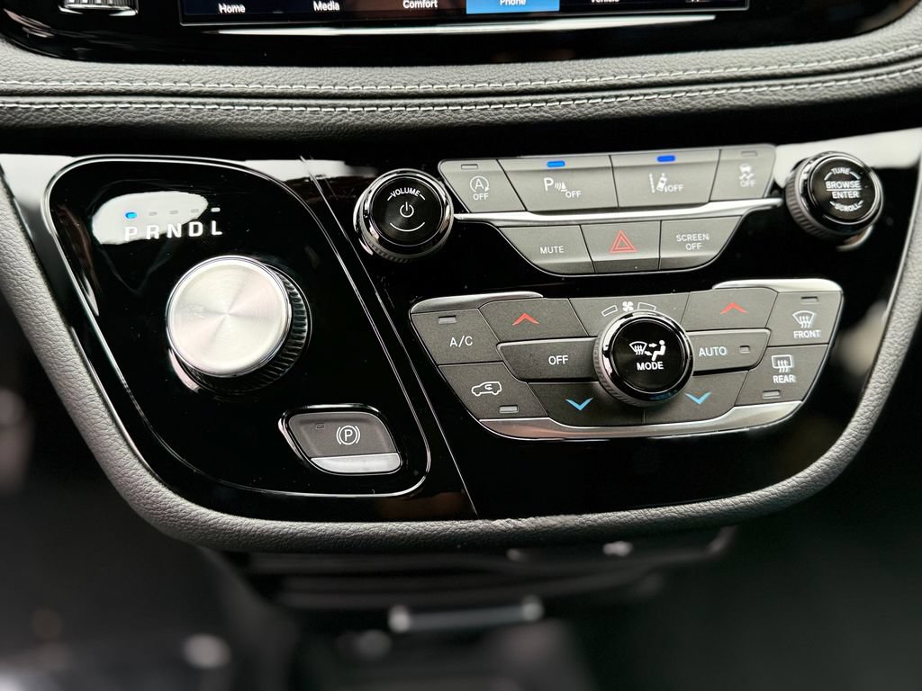 New 2026 Chrysler Pacifica Select AWD/4WD image 22