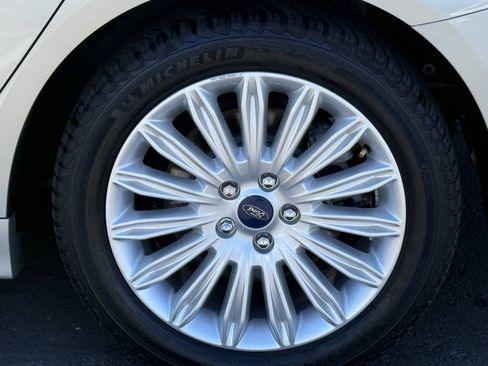 Used 2016 Ford Fusion SE w/ Equipment Group 502A FWD image 15