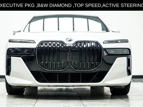 Used 2025 BMW 750e xDrive w/ Executive Package AWD/4WD image 11
