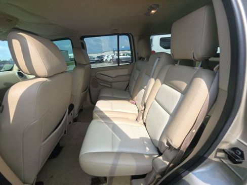 Used 2006 Ford Explorer XLT RWD image 13