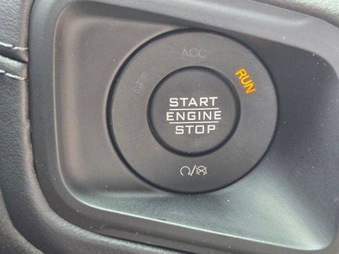 Used 2025 Jeep Wrangler Unlimited Sahara AWD/4WD image 27