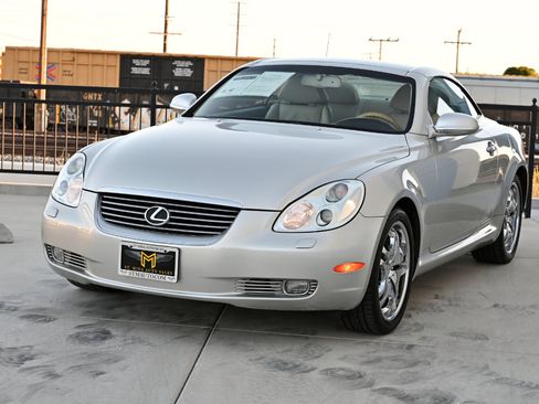 Used 2004 Lexus SC 430 Convertible image 1