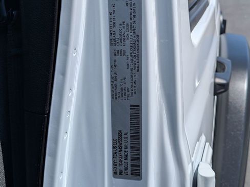 Used 2025 Jeep Wrangler Unlimited Rubicon image 33