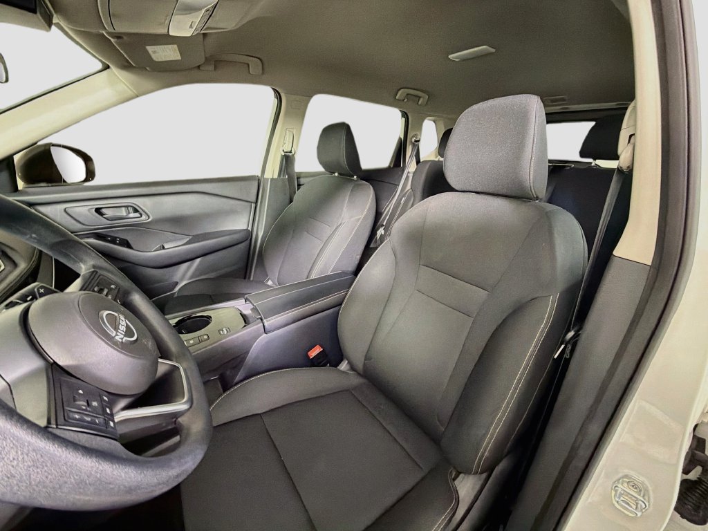 Used 2024 Nissan Rogue S FWD image 14
