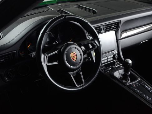 Used 2018 Porsche 911 GT3 RWD image 22