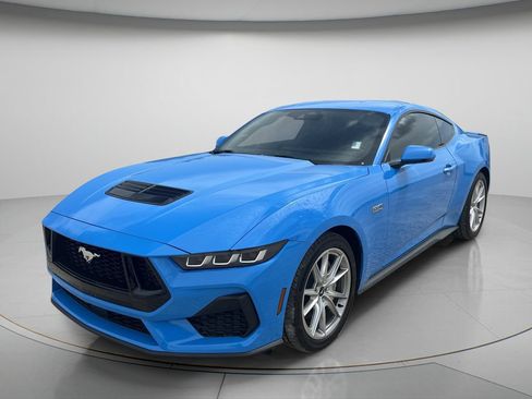 Used 2025 Ford Mustang GT Premium RWD image 3