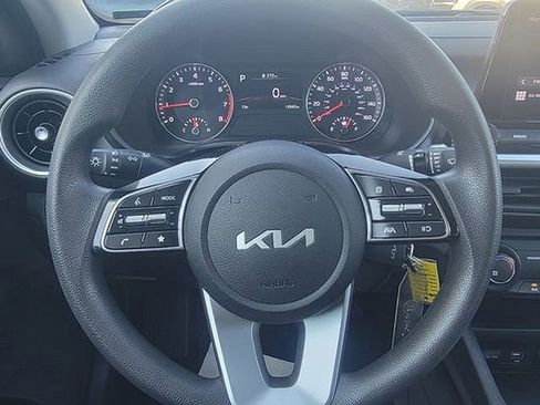 Used 2022 Kia Forte LXS image 30