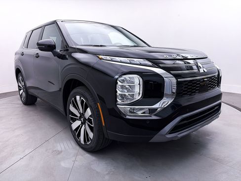 New 2026 Mitsubishi Outlander SE AWD/4WD image 1