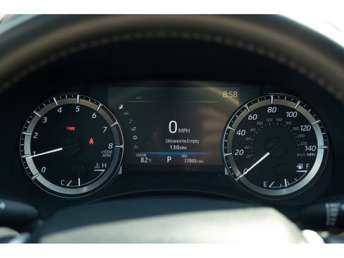 Used 2025 Toyota Highlander XLE FWD image 23