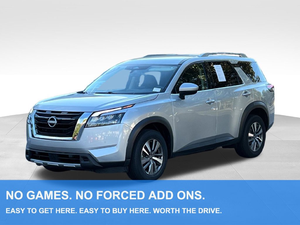 Used 2025 Nissan Pathfinder SL FWD image 1
