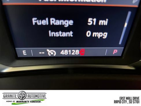 Used 2024 GMC Terrain SLT AWD/4WD image 17