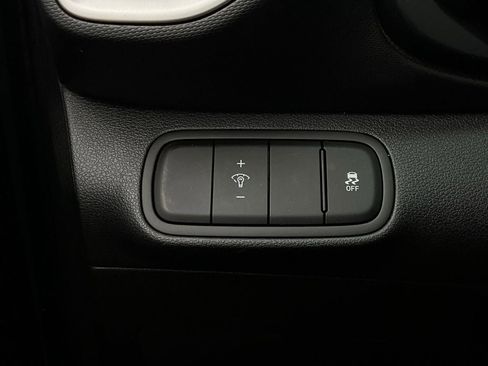 Used 2025 Hyundai Venue SEL image 22