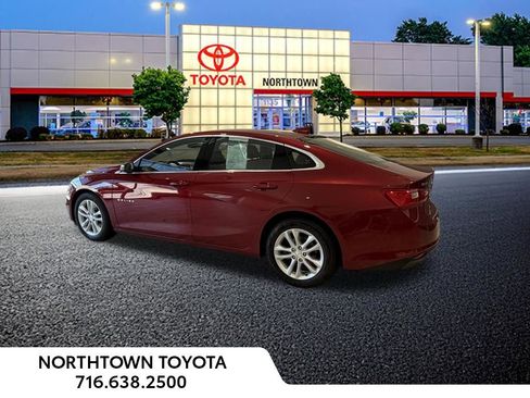 Used 2018 Chevrolet Malibu LT FWD image 3
