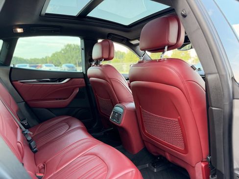 Used 2022 Maserati Levante Modena AWD/4WD image 39