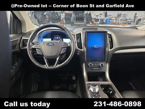 Used 2023 Ford Edge SEL image 16