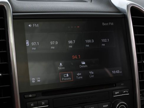 Used 2017 Porsche Cayenne S w/ Premium Plus Package image 34