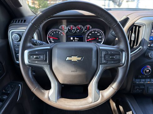 Used 2022 Chevrolet Silverado 1500 LTZ image 18