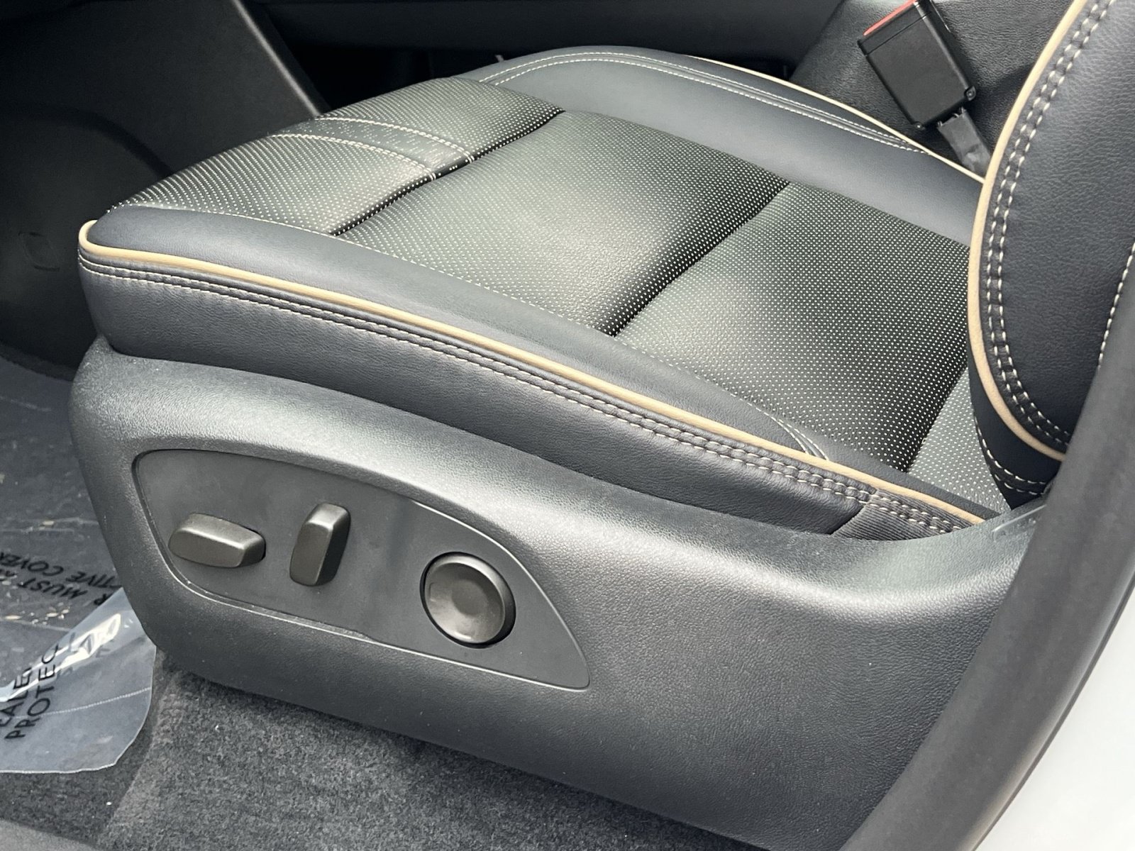 Used 2025 Chevrolet Traverse High Country AWD/4WD image 13